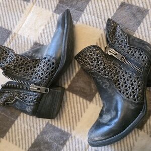 Circle G Black Ankle Boots with Cutout Design